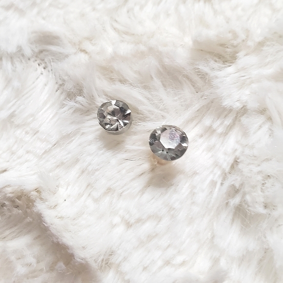 Silver Ship Helm ⚓ Zirconia Necklace & Studs Set - Picture 5 of 5